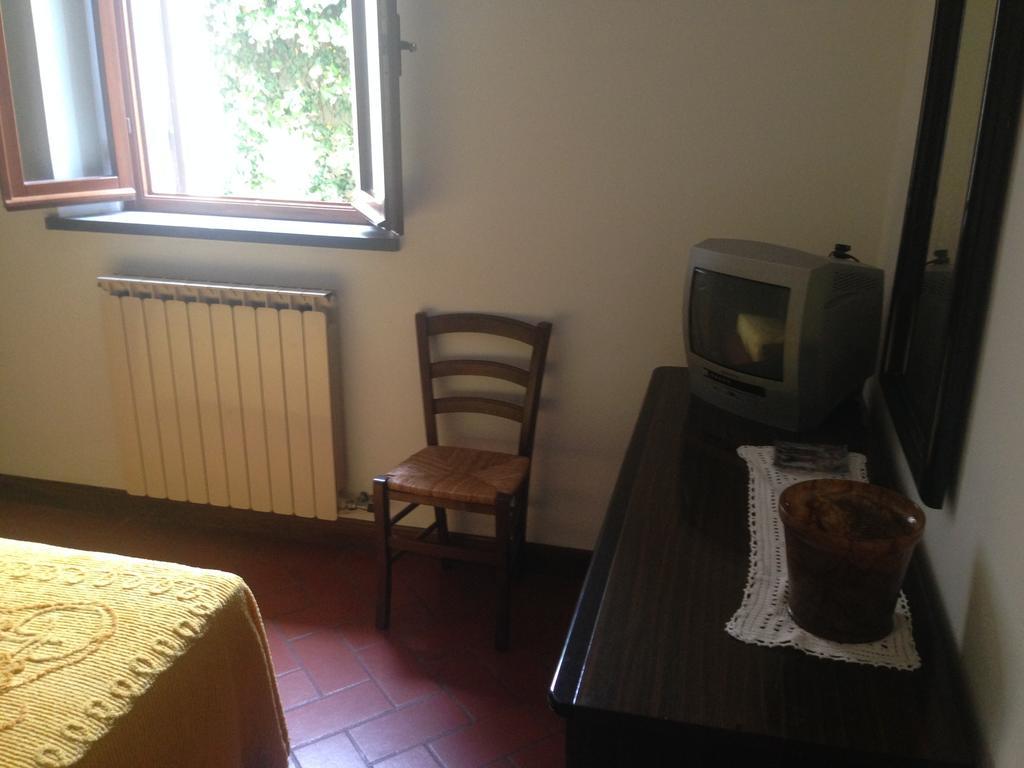 Podere Di Valli Santa Maria a Monte Bilik gambar